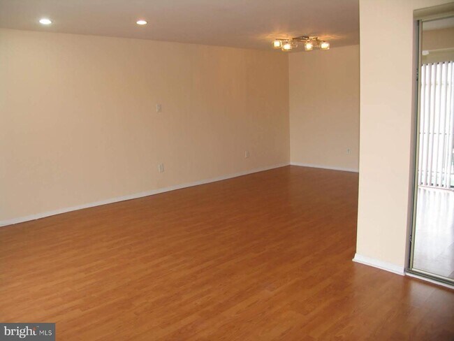 Building Photo - 9908 Bustleton Ave