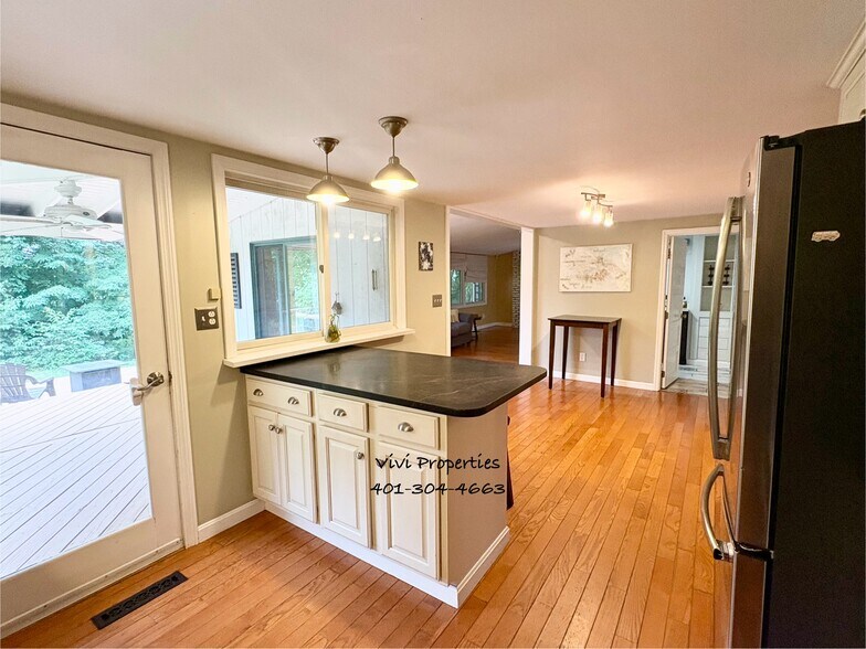 ~Kitchen - 365 Woodville Rd