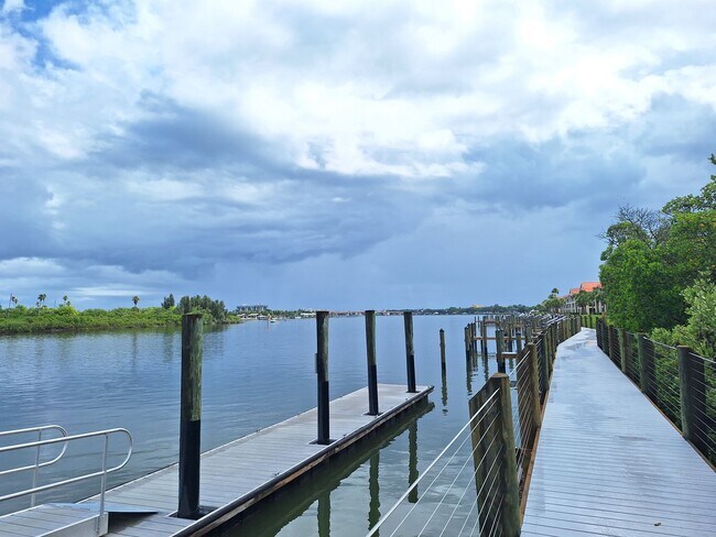 Building Photo - 3BR 2BA BOUCHELLE ISLAND GROUND FLOOR COND...