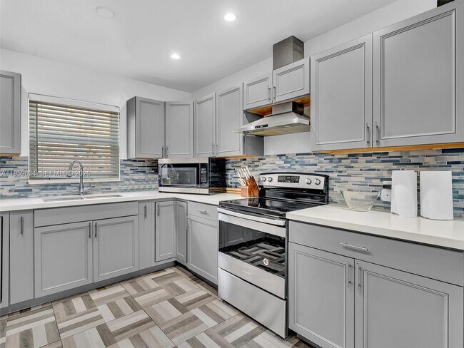 Building Photo - 1459 Rodman St