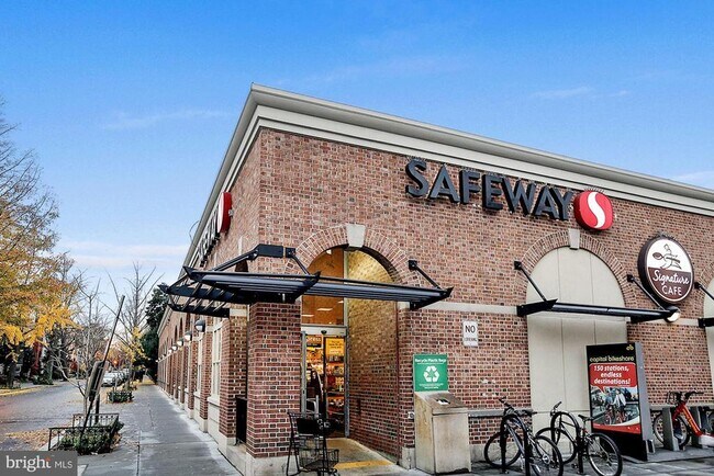 Building Photo - 1280 21st St NW