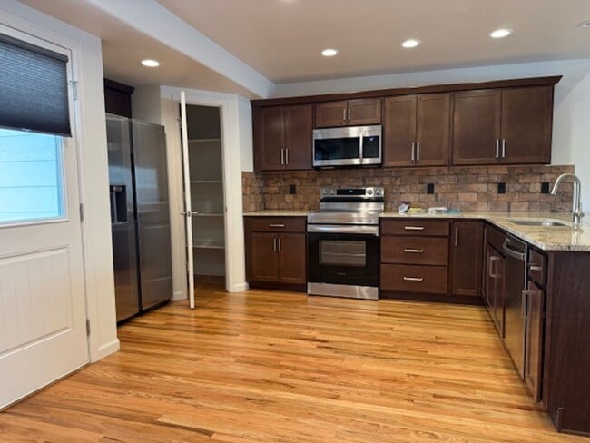 Building Photo - Fully Upgraded Executive Home For Lease