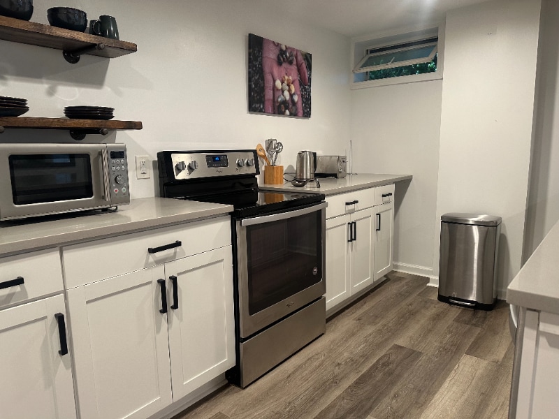 Building Photo - 1022 E State St