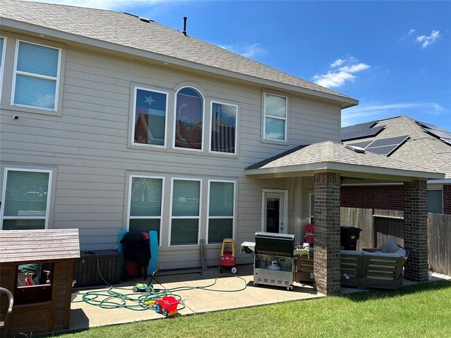 Building Photo - 2534 Pines Pointe Dr