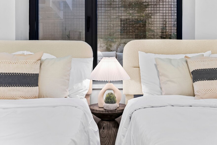 Building Photo - 1566 Beacon St