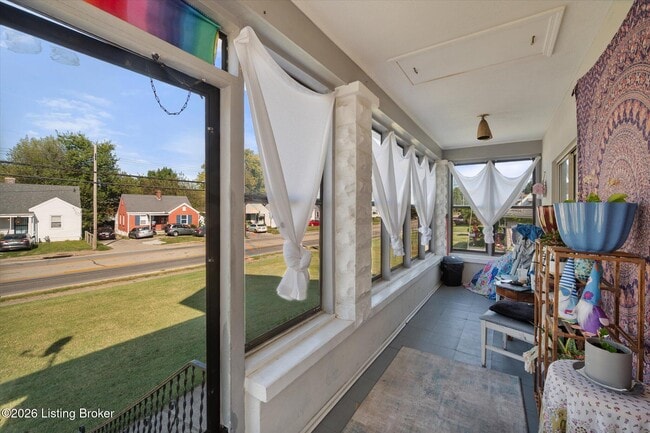 Building Photo - 4925 Southside Dr