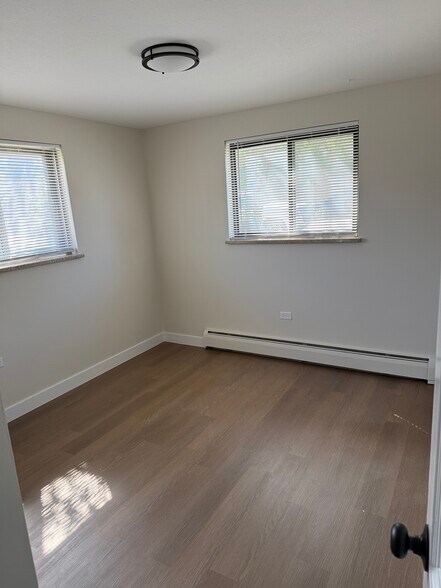 Building Photo - 1410 S Ash St
