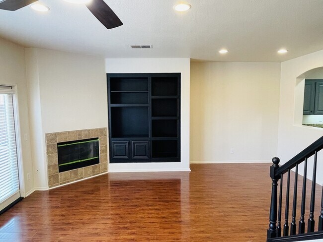 Building Photo - Condo