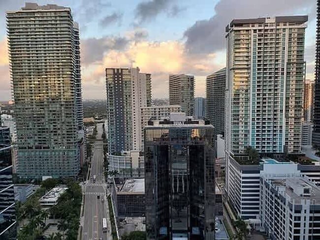 Building Photo - 1200 Brickell Bay Dr