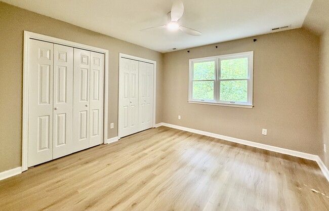 Building Photo - 5635 Falkirk Dr