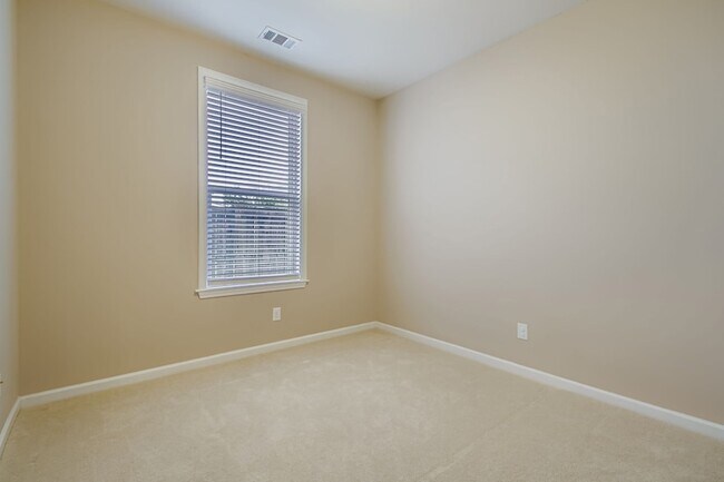 Building Photo - 2520 River Trail Dr