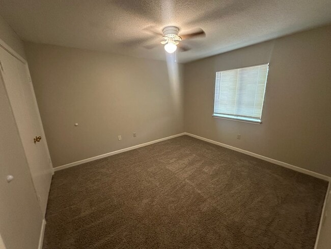 Building Photo - 1522 Parkway