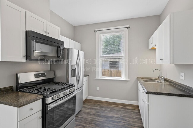 Primary Photo - 4110 Bell St