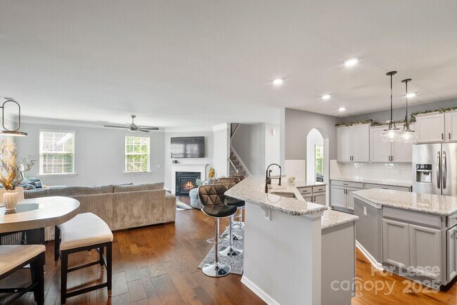 Building Photo - 188 Sweet Briar Dr