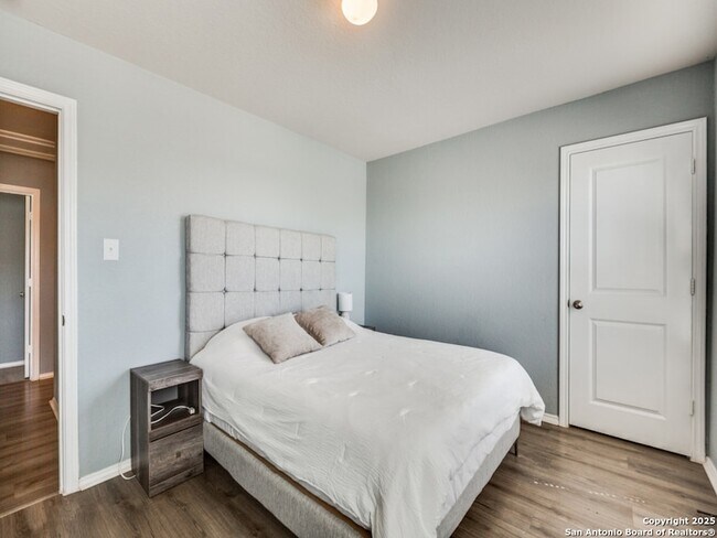 Building Photo - 11326 Babcock Bnd