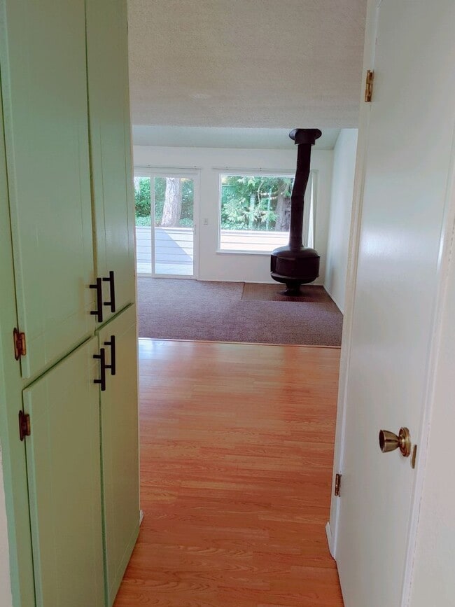Building Photo - 3 bed 2 bath townhouse in Winslow Park!