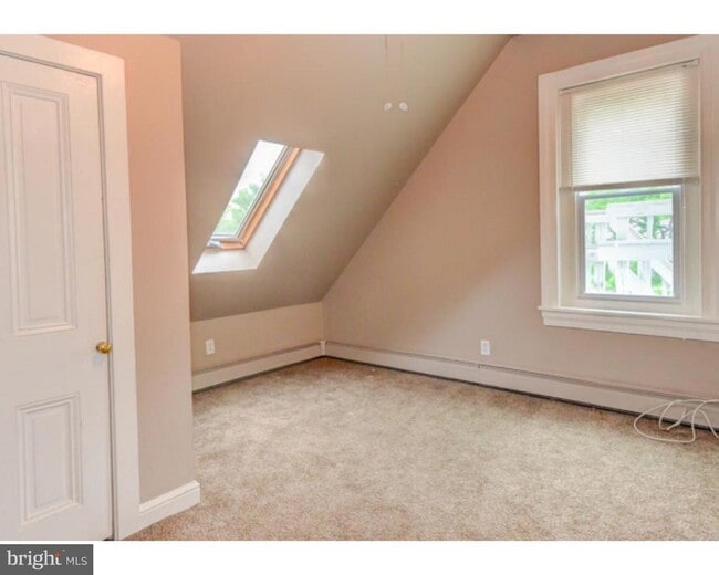 Building Photo - 239 Vine St