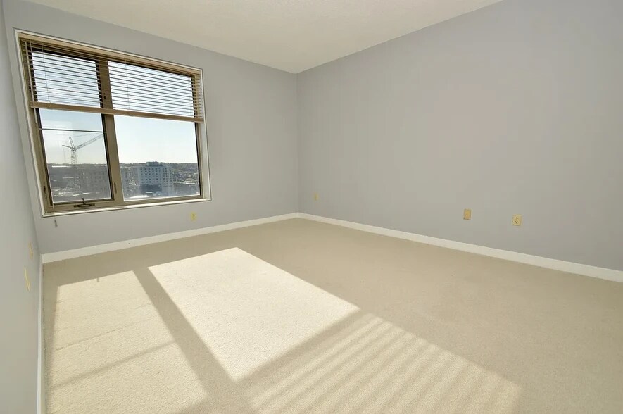 Building Photo - 114 Campau Cir NW