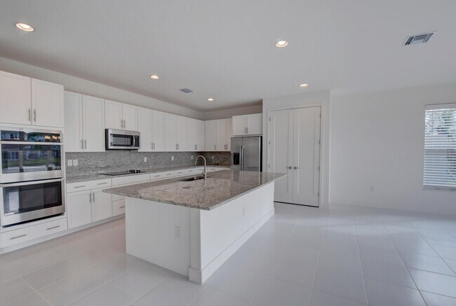 Building Photo - 9632 Highland Pointe Pass