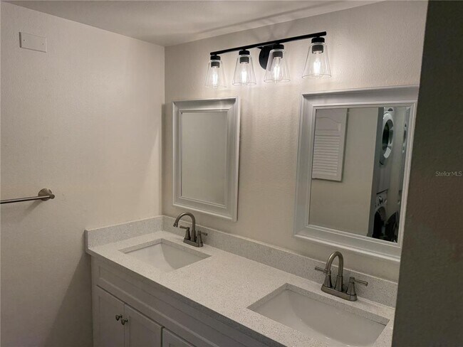 Building Photo - 5691 Ashton Lake Dr