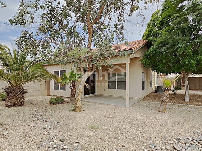 Building Photo - 12751 W Palm Ln