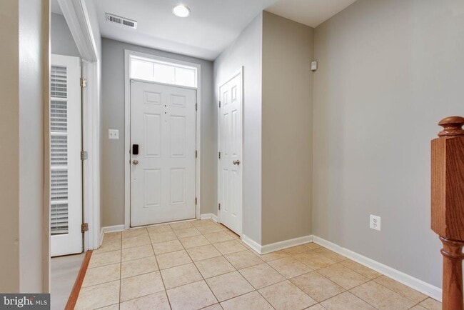 Building Photo - 1739 Theale Way