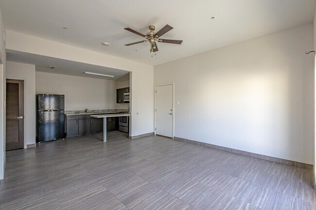 Building Photo - 502 Shiloh Dr