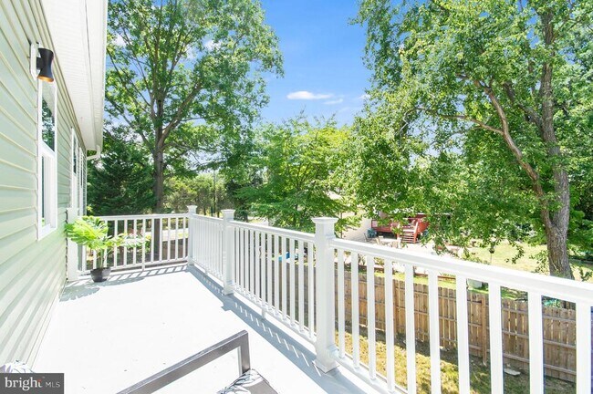Building Photo - 8830 Badger Dr