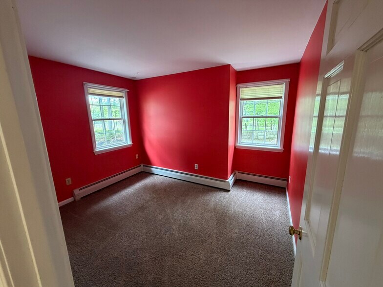 Building Photo - 175 Plumtree Rd