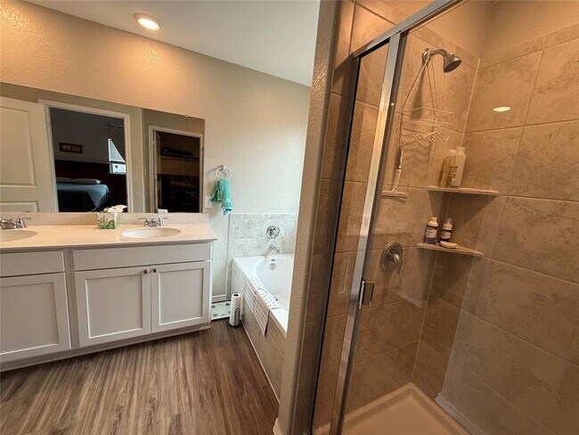Building Photo - 5612 Bellissima Way