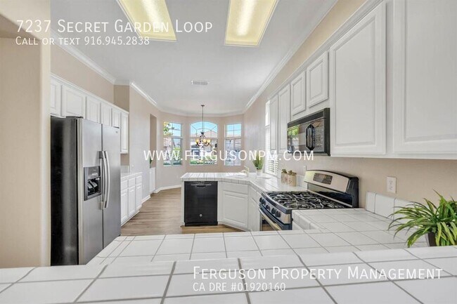 Building Photo - 7237 Secret Garden Loop
