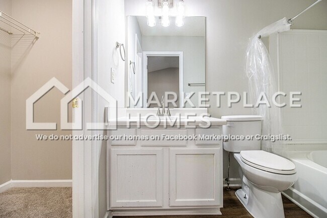 Building Photo - 6432 Parkway Trace