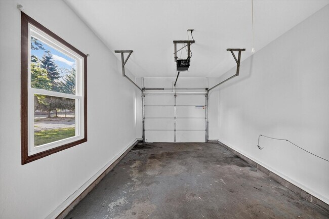 Building Photo - 6839-6841 Woodlake