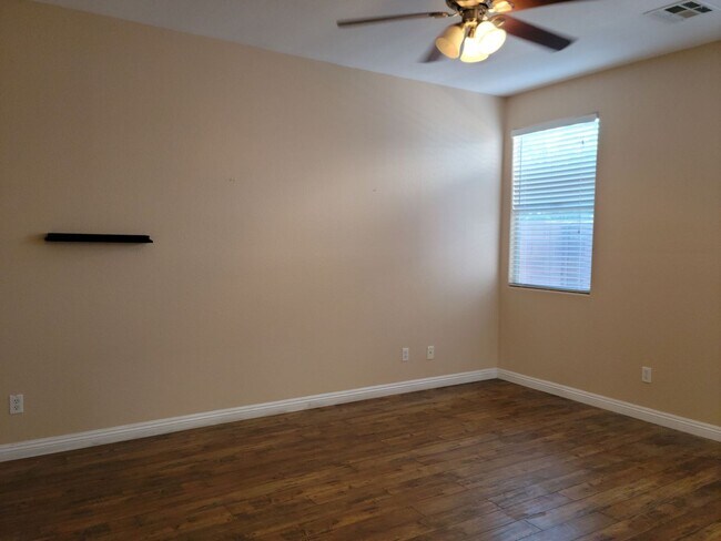 Building Photo - Downtown Summerlin Beauty