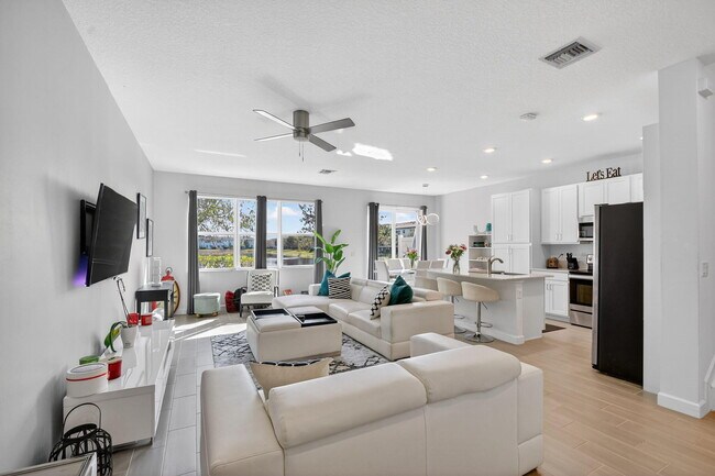 Building Photo - 4790 Navali Dr