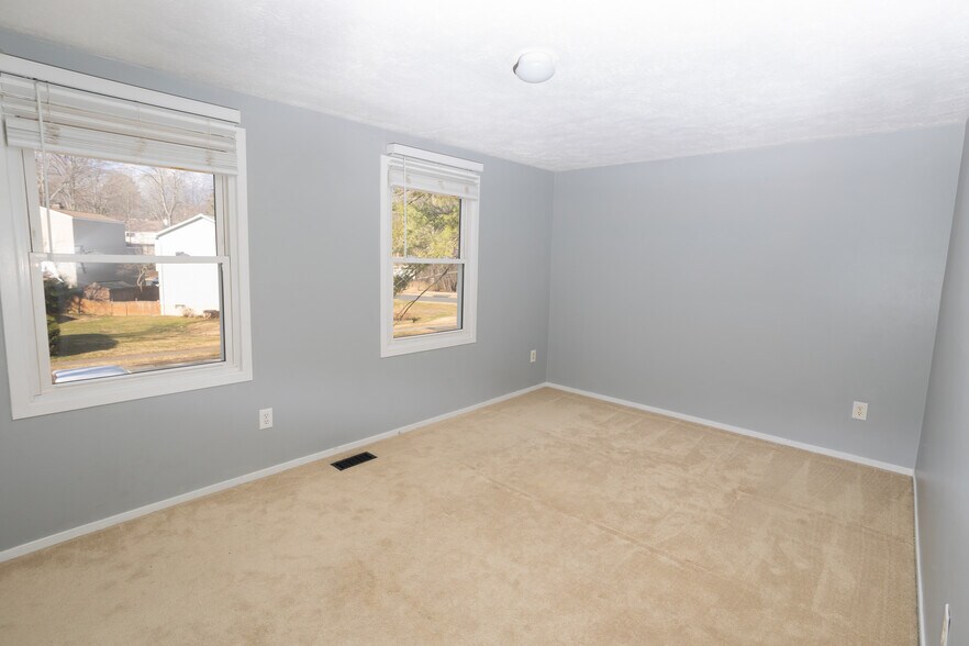 Bedroom 2 - 16003 Fairway Dr