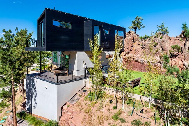 Building Photo - Private Foothills Sanctuary Minutes from D...