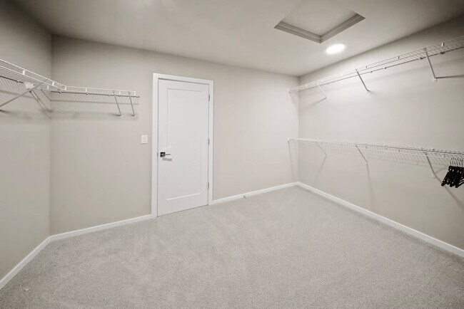 Building Photo - 4927 Amherst Way SW