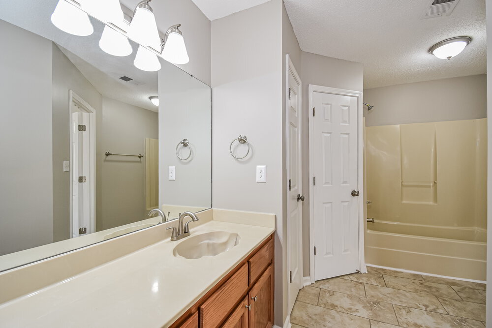 Building Photo - 6759 Valerie Dr