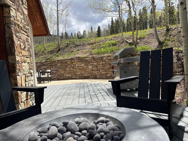 Building Photo - 116 Winterleaf Dr