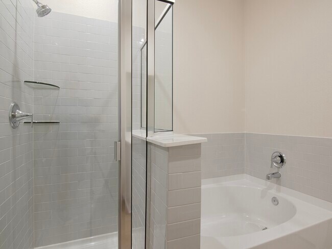 Building Photo - 15881 Blass Vly Dr