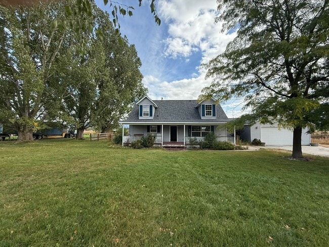 Primary Photo - 3 bed 2.5 bath Victor home with pasture.