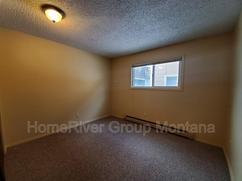 Building Photo - 913 Pattee Creek Dr