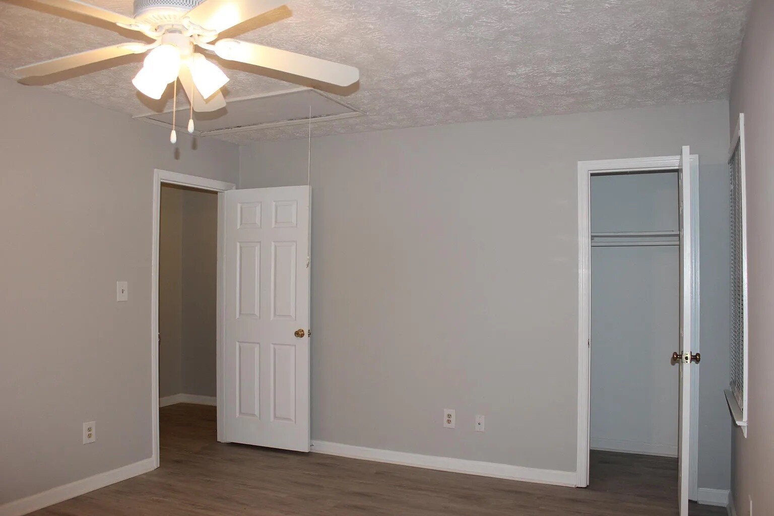 Building Photo - Room in Townhome on Oaks Pkwy SE