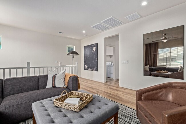 Building Photo - BEAUTIFUL PHOENIX HOME IN GATED COMMUNITY!