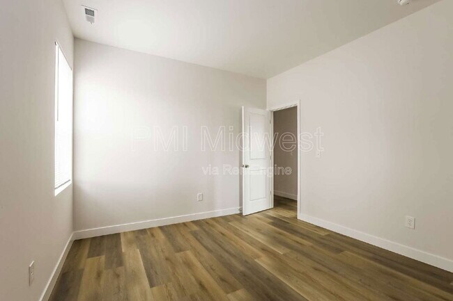 Building Photo - 2950 Winthrop Ave