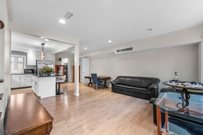 Building Photo - 70 Bruno St