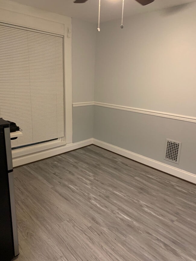 Building Photo - 148 N East Ave