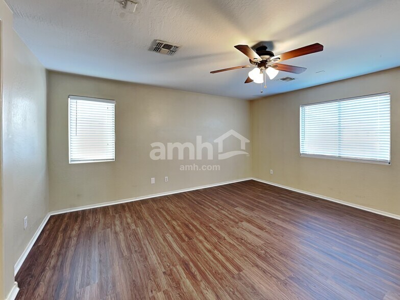 Building Photo - 8220 W Forest Grove Ave