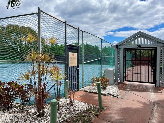 Building Photo - 10 N Crossings Cir